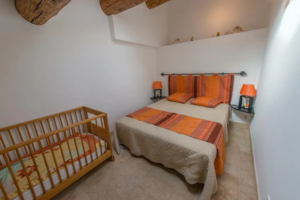 La Treille Et L'Impasse Guest House Ansouis